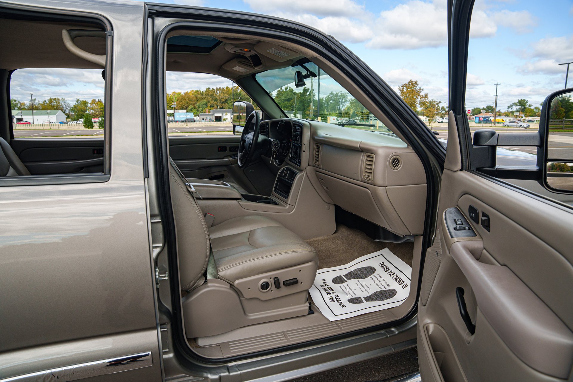 Used 2007 GMC Sierra 2500 SLT w/ Heavy-Duty Power Package AWD/4WD image 39