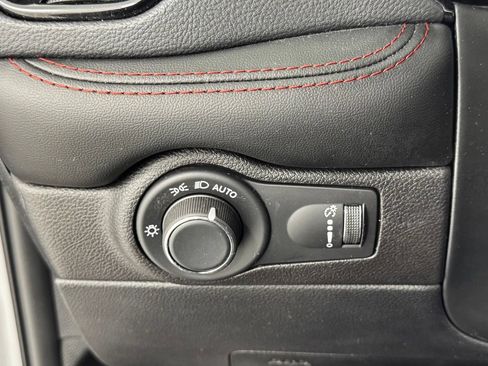 Used 2025 Dodge Durango R/T AWD/4WD image 35