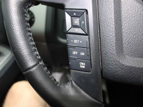 Used 2016 Ford Expedition XLT w/ Equipment Group 202A RWD image 23