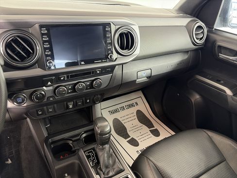 Used 2020 Toyota Tacoma TRD Pro image 4