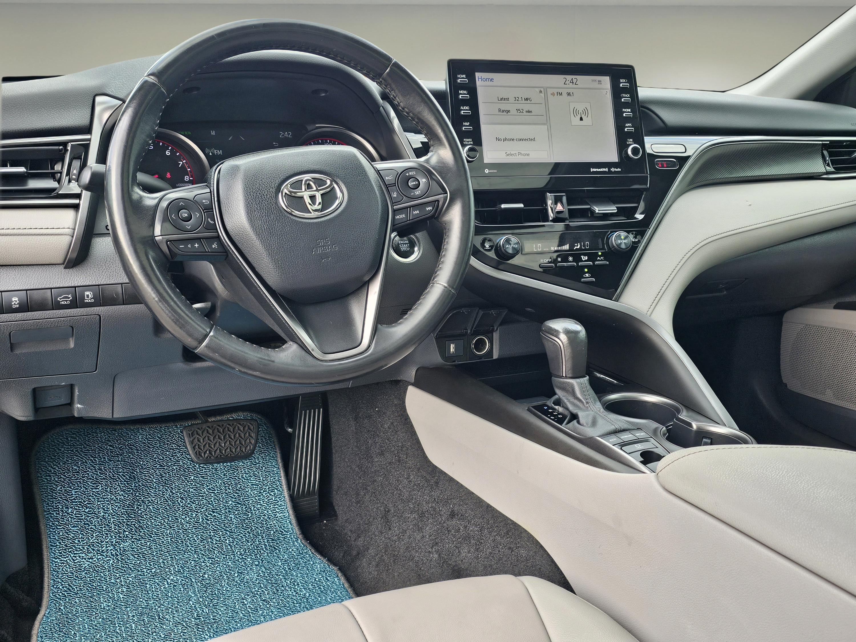 Used 2021 Toyota Camry XSE FWD image 16