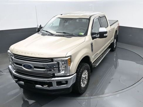 Used 2018 Ford F250 Lariat w/ Lariat Ultimate Package AWD/4WD image 21