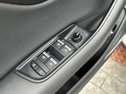 Used 2021 Audi Q8 Prestige image 11