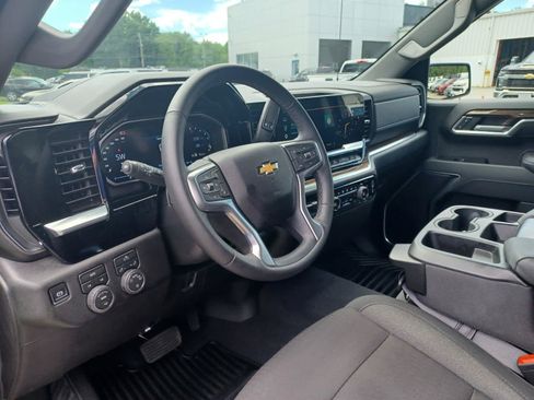 Used 2026 Chevrolet Silverado 1500 LT AWD/4WD image 8