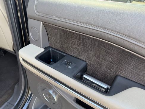 Used 2020 Ford Expedition Max Limited image 37