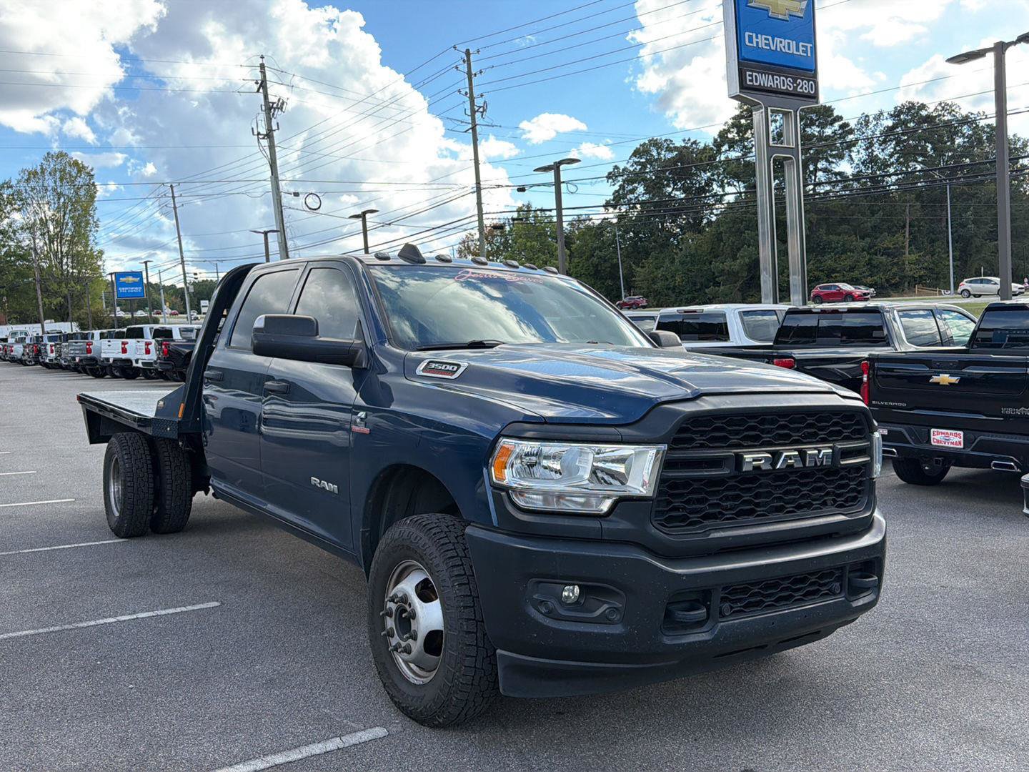 Used 2022 RAM 3500 Tradesman w/ Safety Group AWD/4WD image 4
