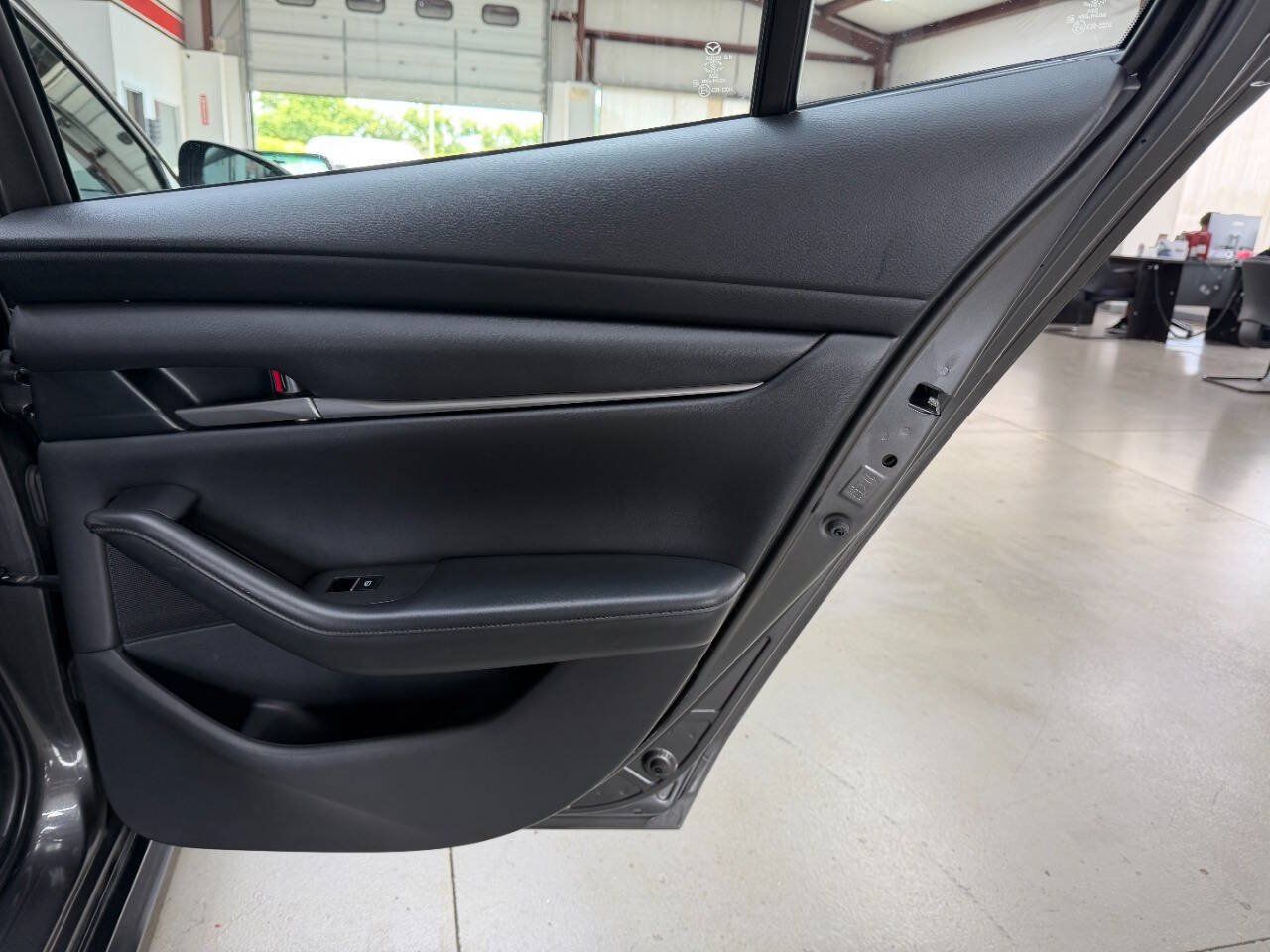 Used 2021 MAZDA MAZDA3 s FWD image 14