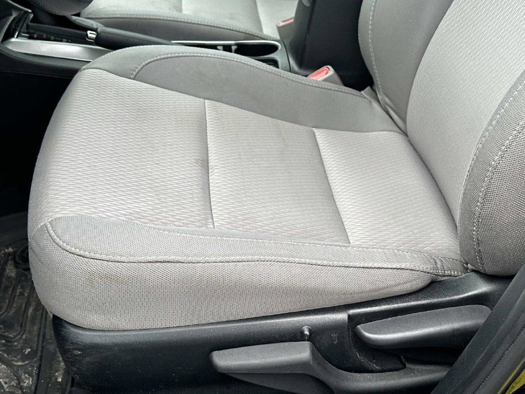 Used 2015 Toyota Corolla LE FWD image 17