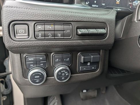 Used 2022 GMC Yukon XL Denali w/ Denali Ultimate Package image 16