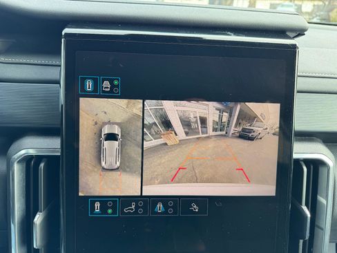 Used 2025 GMC Acadia Elevation image 32