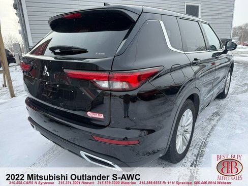 Used 2022 Mitsubishi Outlander ES image 3