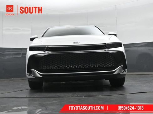 Used 2024 Toyota Crown AWD/4WD image 42