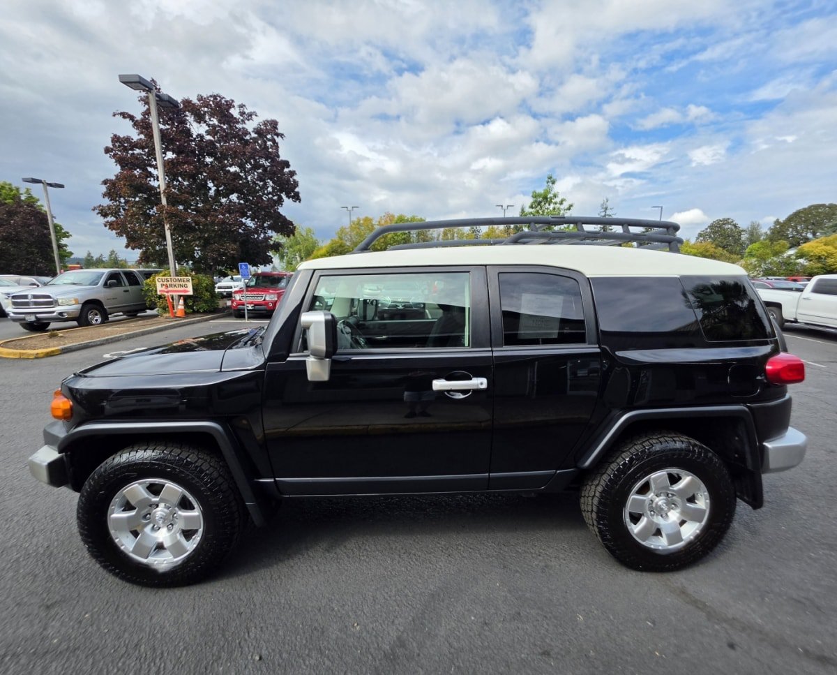 Used 2008 Toyota FJ Cruiser 4WD image 3