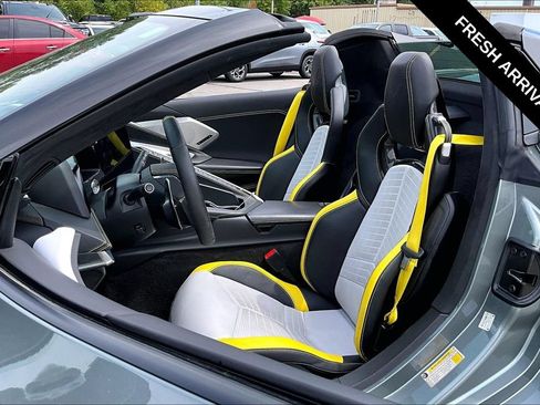 Used 2022 Chevrolet Corvette Stingray Premium Conv w/ Z51 Performance Package RWD image 19