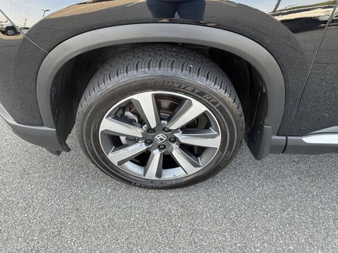 Used 2024 Honda Pilot Touring image 11