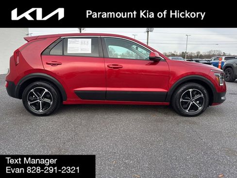 Used 2023 Kia Niro LX image 8