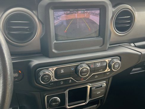 Used 2022 Jeep Wrangler Sport image 21