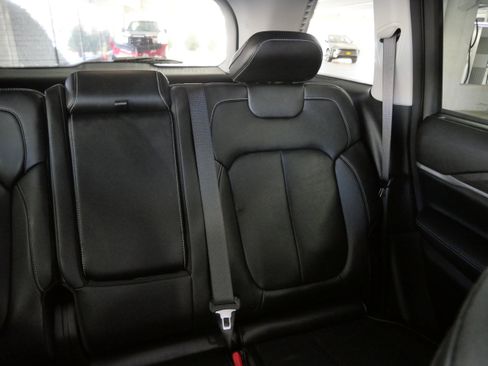 Used 2023 Jeep Grand Cherokee Limited w/ Luxury Tech Group II image 14