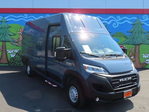 Used 2024 RAM ProMaster 3500 FWD image 1