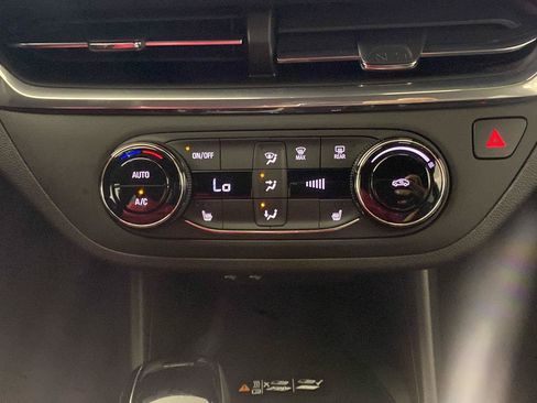 Used 2024 Buick Envista Preferred w/ Convenience I Package FWD image 24