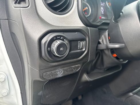 Used 2024 Jeep Wrangler Unlimited Sport AWD/4WD image 9