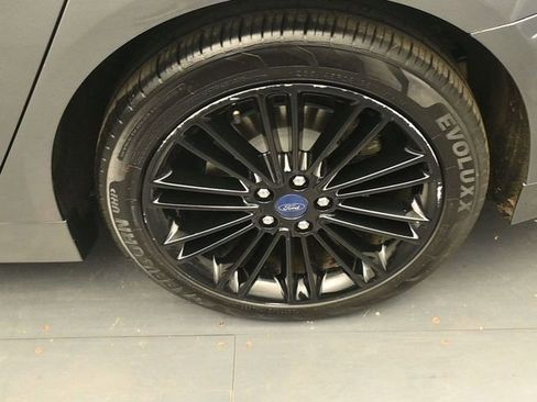 Used 2014 Ford Fusion SE w/ Equipment Group 202A image 9