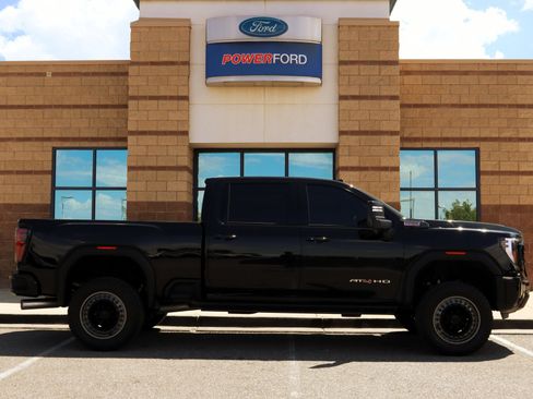 Used 2024 GMC Sierra 2500 AT4 w/ AT4 Premium Plus Package AWD/4WD image 5