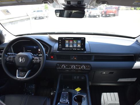 Used 2025 Honda Pilot Elite image 26
