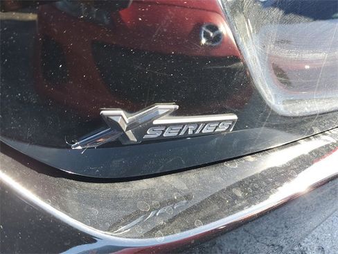 Used 2019 Toyota Camry SE image 5