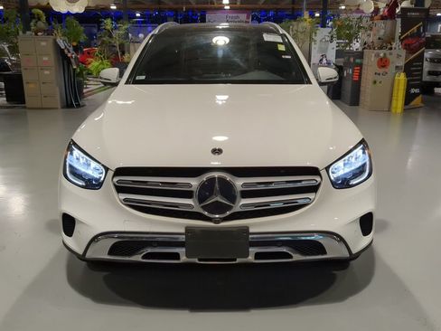 Certified 2022 Mercedes-Benz GLC 300 4MATIC w/ Multimedia Package Lite image 3