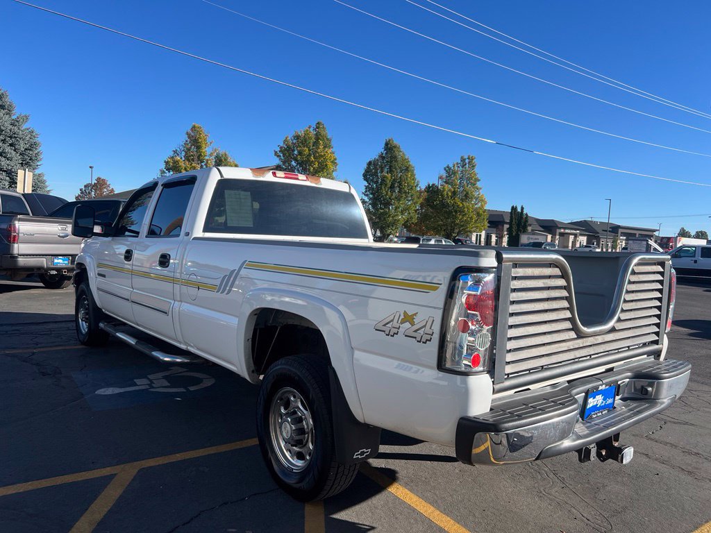 Used 2006 Chevrolet Silverado 2500 LT w/ Onstar Plus Package AWD/4WD image 5