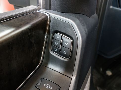 Used 2024 Ford F250 Lariat w/ Black Appearance Package image 16