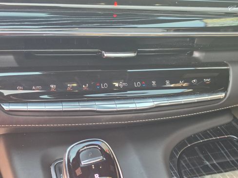 Used 2023 Cadillac Escalade V AWD/4WD image 17