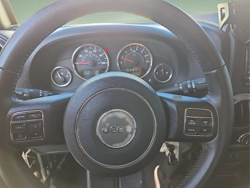 Used 2015 Jeep Wrangler Unlimited Sport w/ Quick Order Package 24S AWD/4WD image 4
