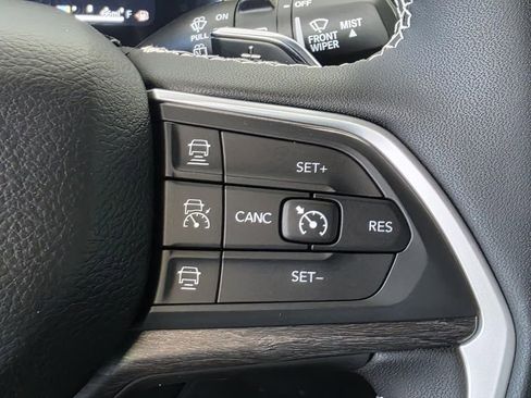 Used 2025 Jeep Grand Cherokee L Limited w/ Trailer Tow Package AWD/4WD image 31