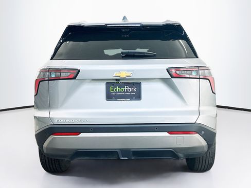 Used 2025 Chevrolet Equinox LT w/ Convenience Package II image 7