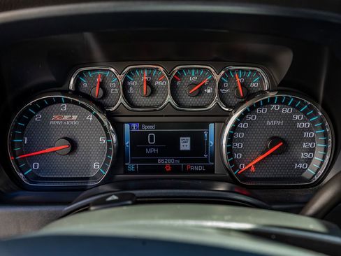 Used 2018 Chevrolet Silverado 1500 LT w/ All Star Edition image 19