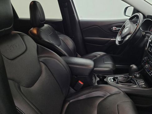 Used 2019 Jeep Cherokee Limited image 21