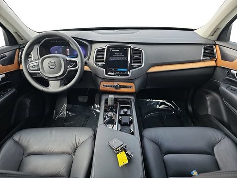 Used 2024 Volvo XC90 B5 Plus w/ Protection Package Premier AWD/4WD image 13