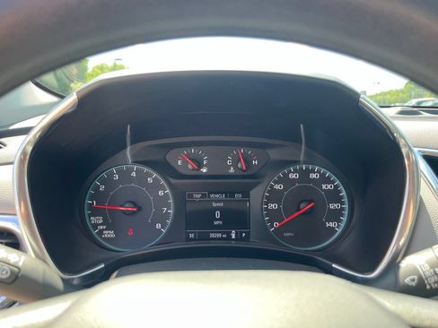 Used 2023 Chevrolet Equinox LS FWD image 20