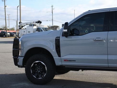 Used 2025 Ford F250 Platinum w/ Tremor Off-Road Package image 19