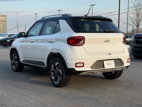 New 2026 Hyundai Venue SEL image 5