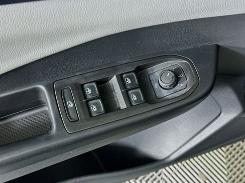 Used 2023 Volkswagen Taos SE w/ Black Wheel Package FWD image 15