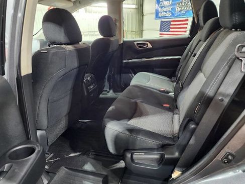 Used 2020 Nissan Pathfinder S FWD image 10
