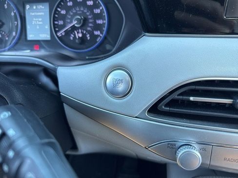 Used 2022 Hyundai Palisade SEL image 30