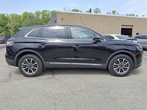 Certified 2023 Lincoln Nautilus Reserve AWD/4WD image 7
