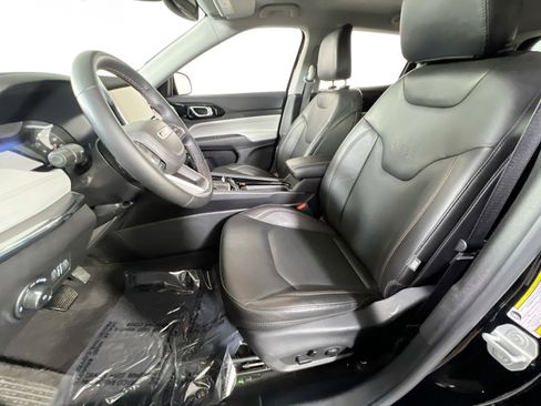 Used 2022 Jeep Compass Limited image 20