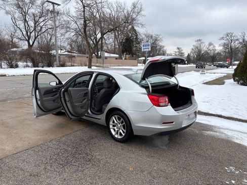 Used 2016 Chevrolet Malibu LT w/ Power Convenience Package image 7