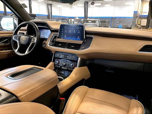 Used 2023 Chevrolet Tahoe Premier w/ Advanced Technology Package AWD/4WD image 14