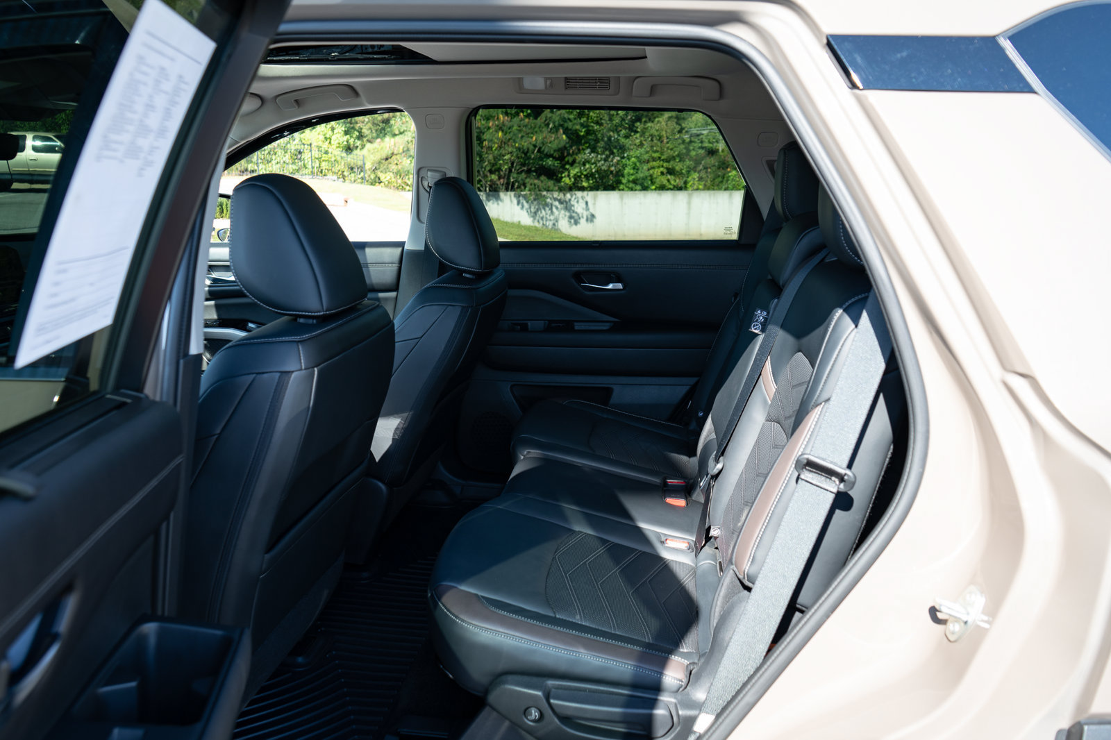 Used 2023 Nissan Pathfinder Platinum w/ Cargo Package FWD image 19